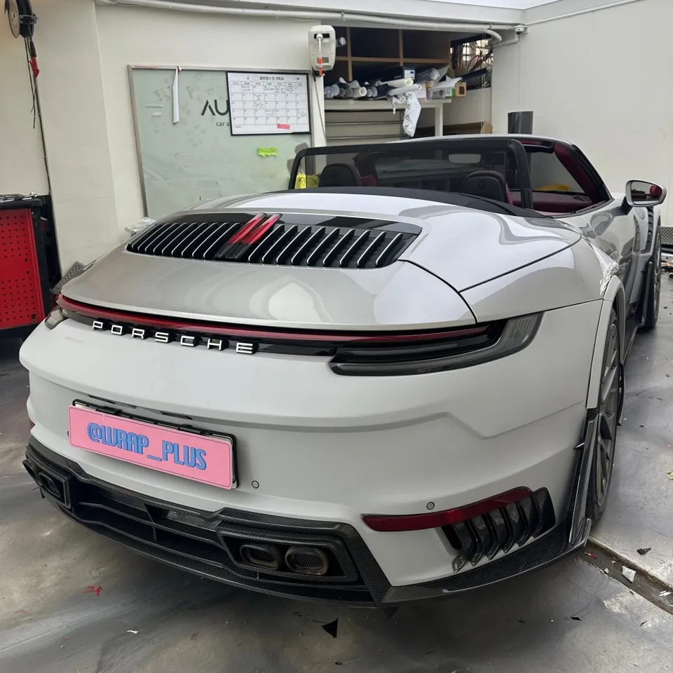 ポルシェ911のカーラッピング事例|費用目安・仕上がり 施工写真 1-1