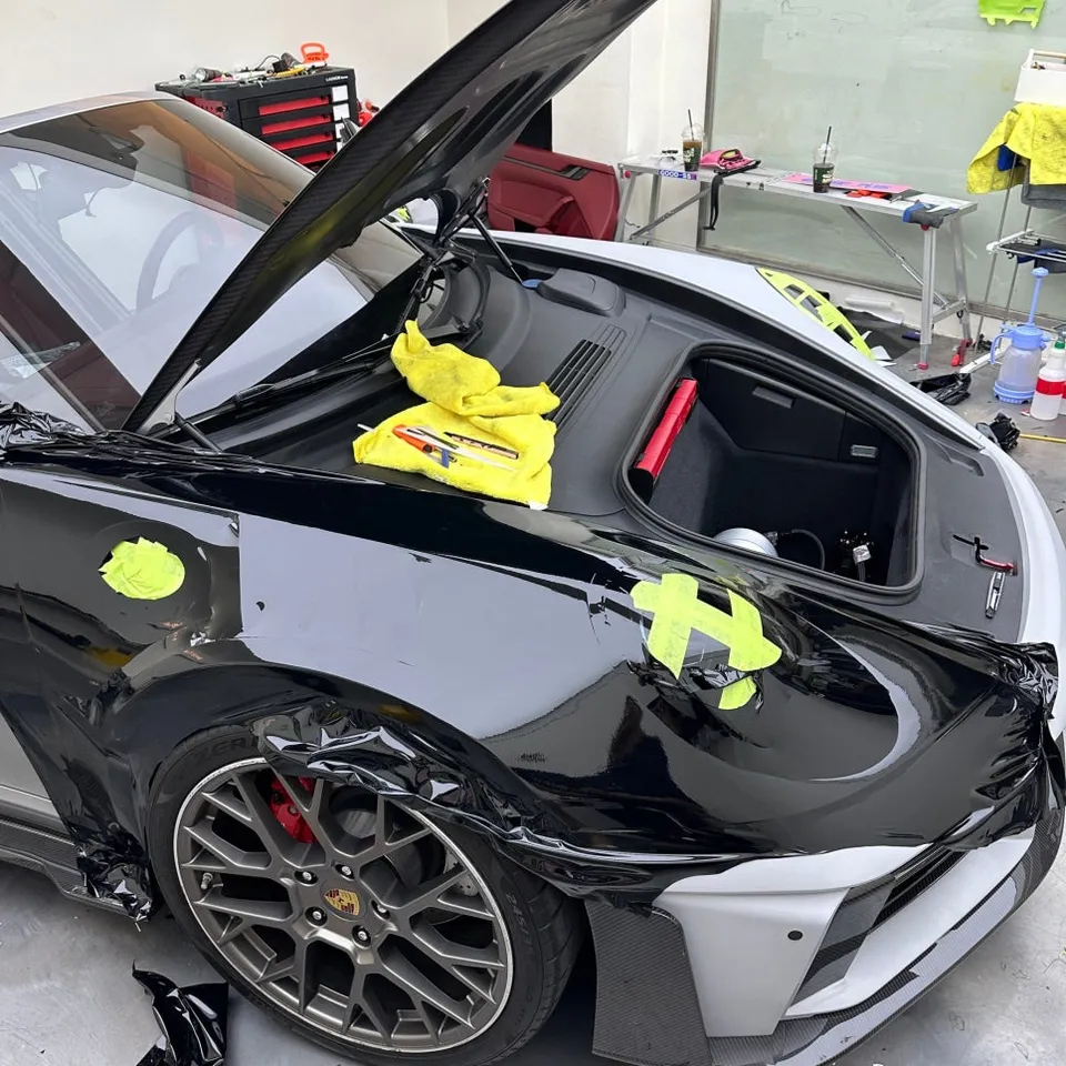 ポルシェ911のカーラッピング事例|費用目安・仕上がり 施工写真 2-2