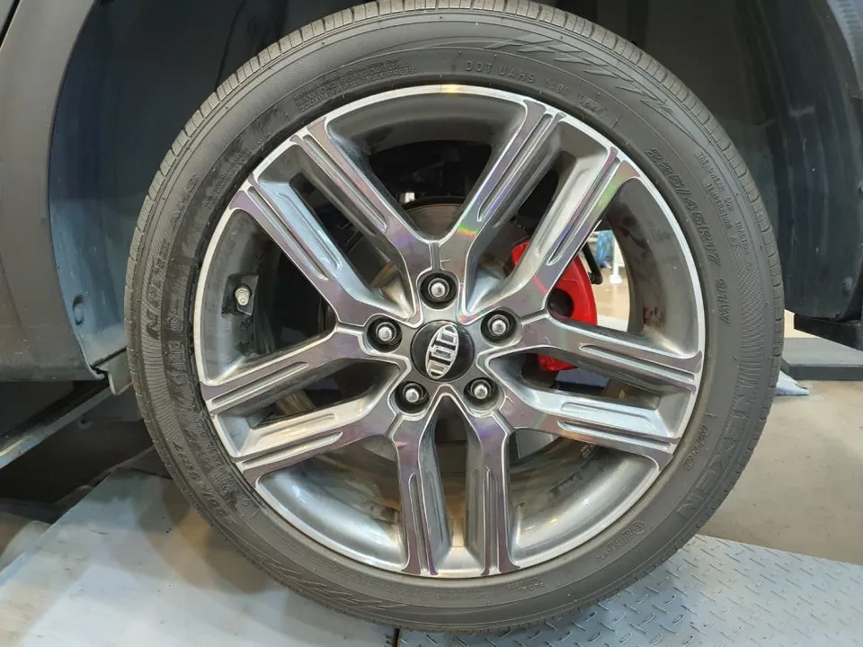 Kia K3のホイールリペア・塗装事例 施工写真 4-2