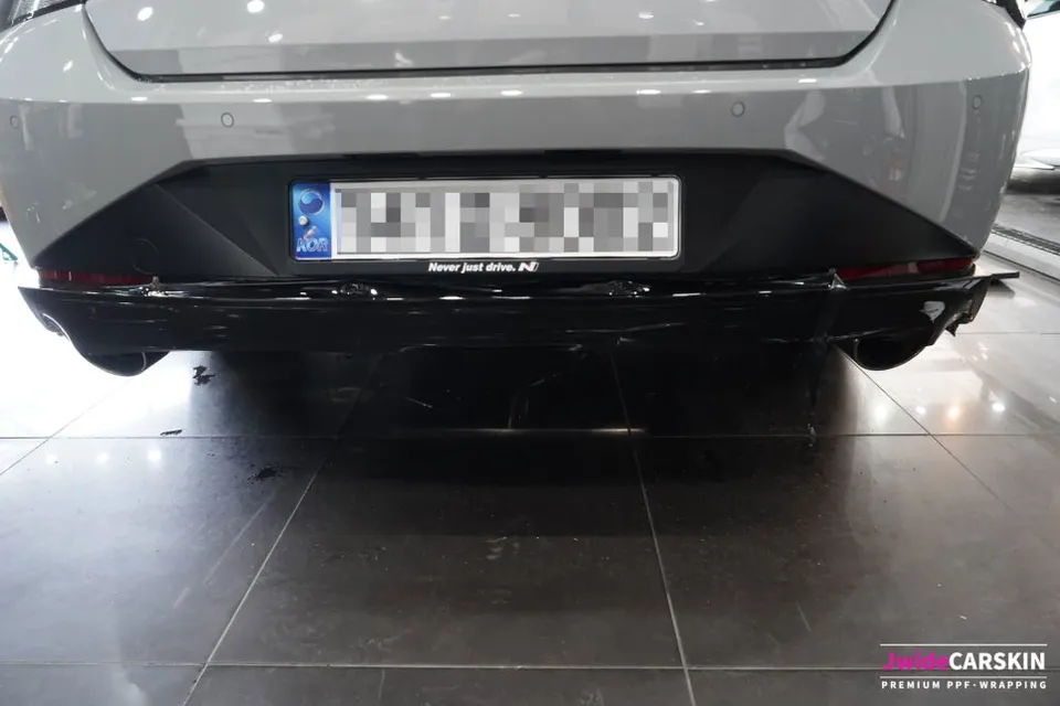 Hyundai Elantraのカーフィルム施工事例 施工写真 2