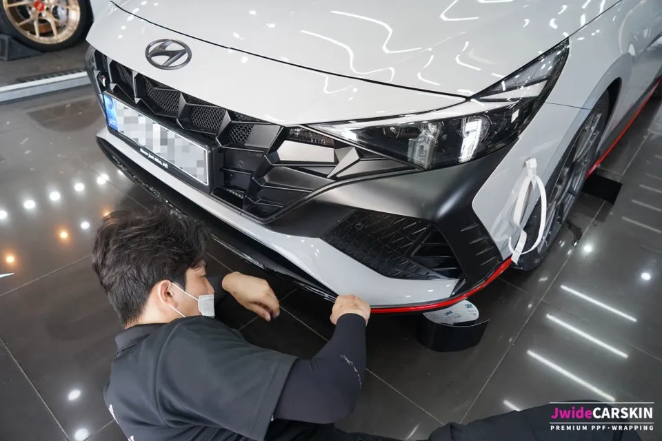 Hyundai Elantraのカーフィルム施工事例 施工写真 5