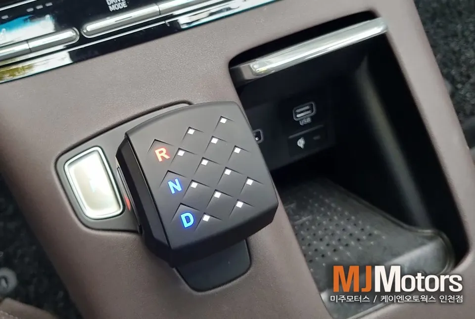 Hyundai The New Grandeur steering wheel - Hyundai The New Grandeur Steering Wheel Customization Review photo 4