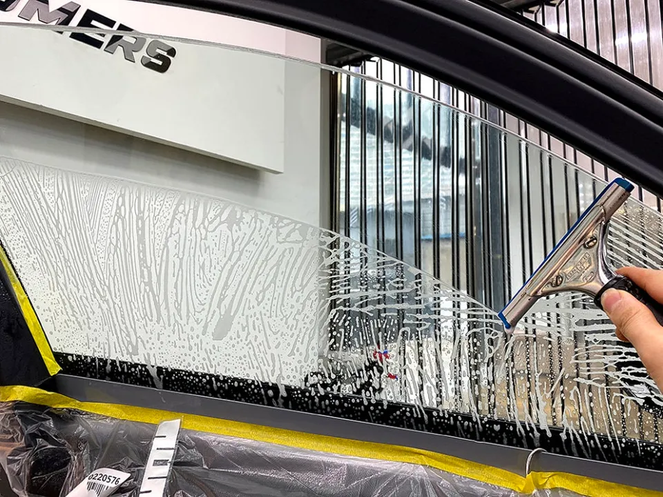 BMW 5 Seriesのカーフィルム施工事例|費用目安と仕上がり 施工写真 2-3