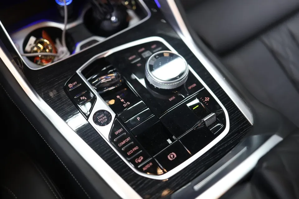 BMW X6のガラスコーティング事例：韓国での施工写真と費用目安 施工写真 3-1