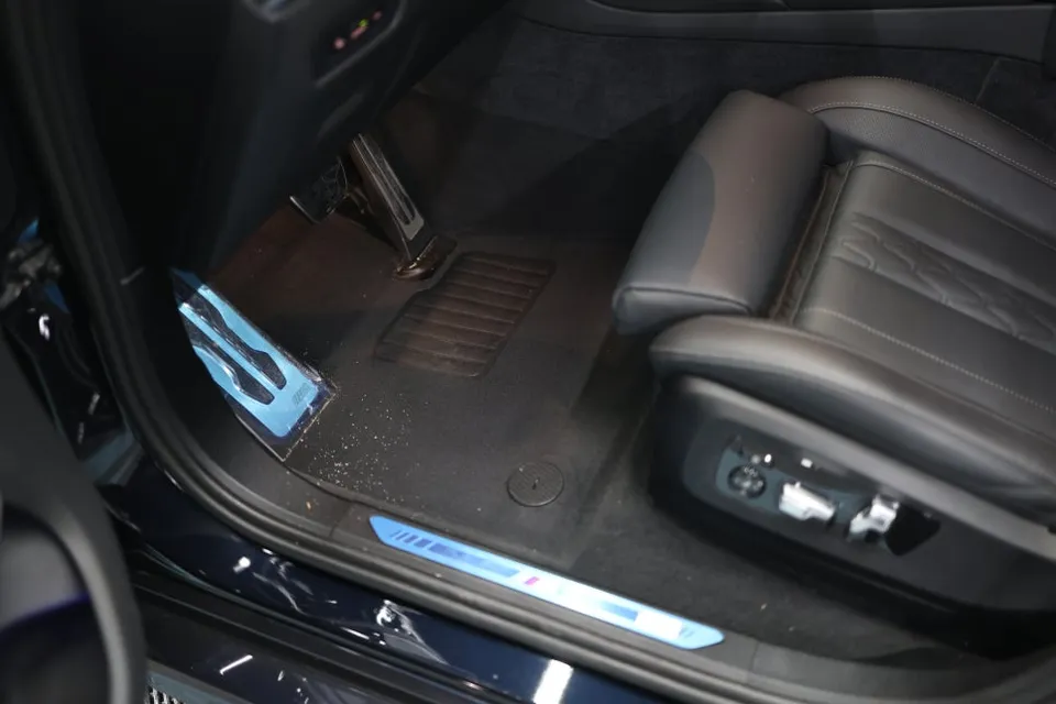 BMW X6のガラスコーティング事例：韓国での施工写真と費用目安 施工写真 1-2