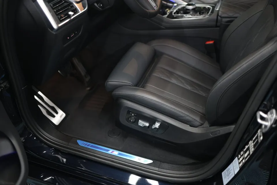 BMW X6のガラスコーティング事例：韓国での施工写真と費用目安 施工写真 1-3