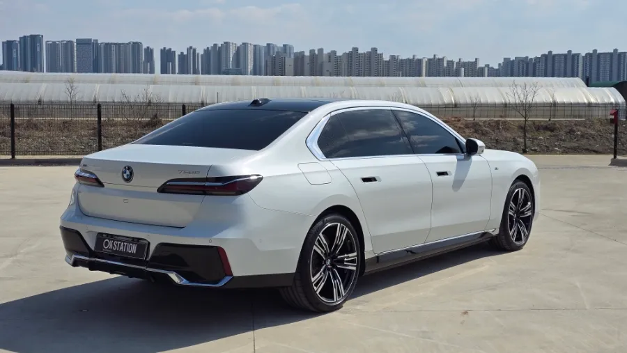BMW 7 SeriesのPPF施工事例|費用目安と仕上がり 施工写真 1-2