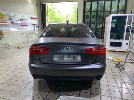Audi A6のカーラッピング事例|サテングレーで高級感アップ 施工写真 2-3