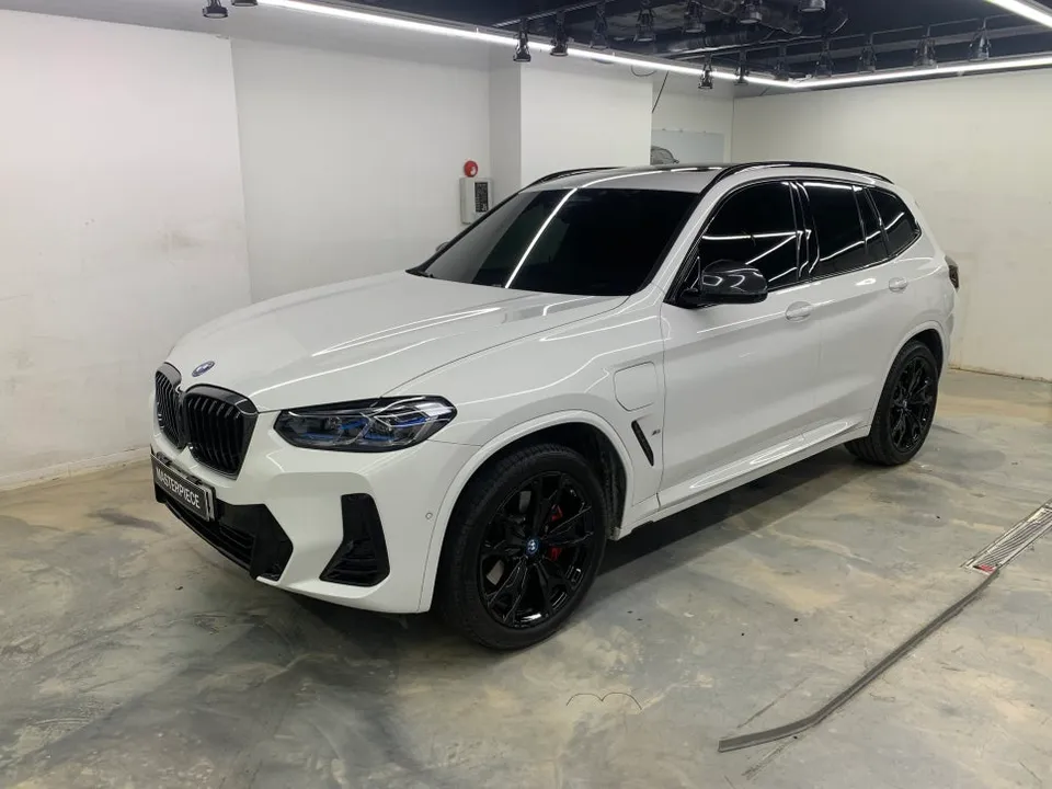 BMW X3 vinyl wrap - BMW X3 Vinyl Wrap Review: Matte Carbon Style Upgrade photo 4