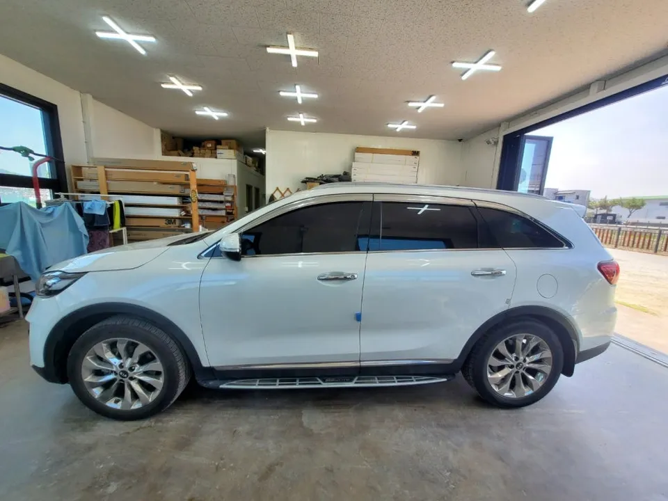 Kia Sorentoのカーフィルム施工事例|費用目安・仕上がり 施工写真 2-1