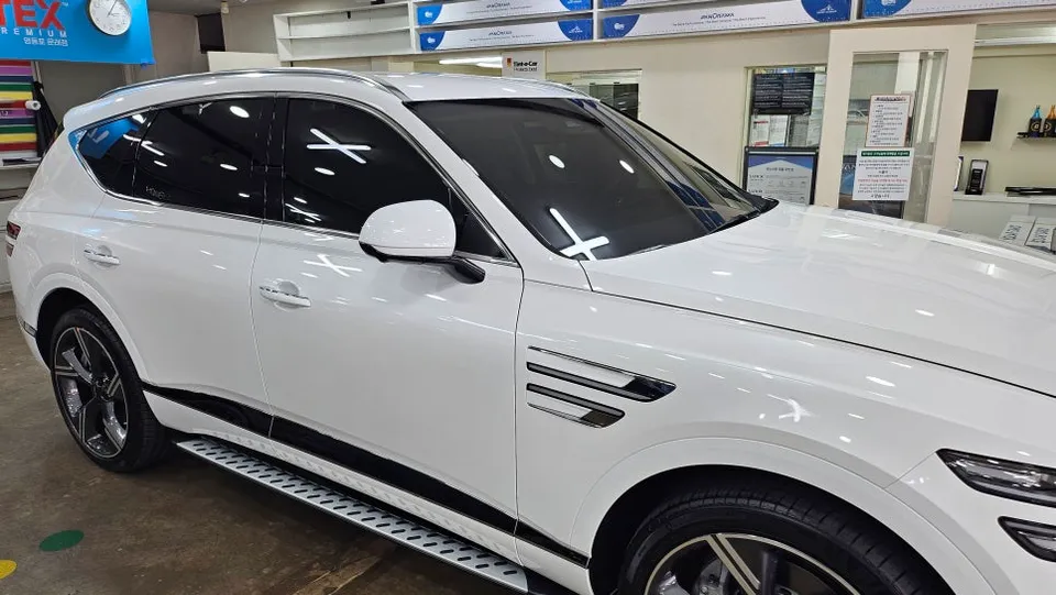 Genesis GV80 カーフィルム施工事例|費用目安と仕上がり 施工写真 2-2