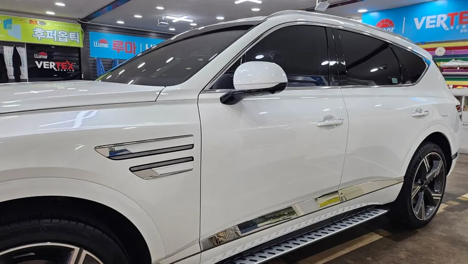Genesis GV80 カーフィルム施工事例|費用目安と仕上がり 施工写真 3-2