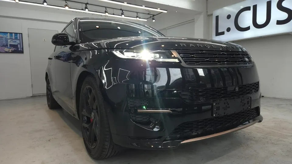 Electrifying Elegance: My Land Rover Range Rover Sport's Automatic Side Step Upgrade in Busan photo 2