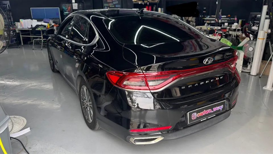 Hyundai Azera PPF施工事例|クロームパーツのブラックアウト 施工写真 3-1