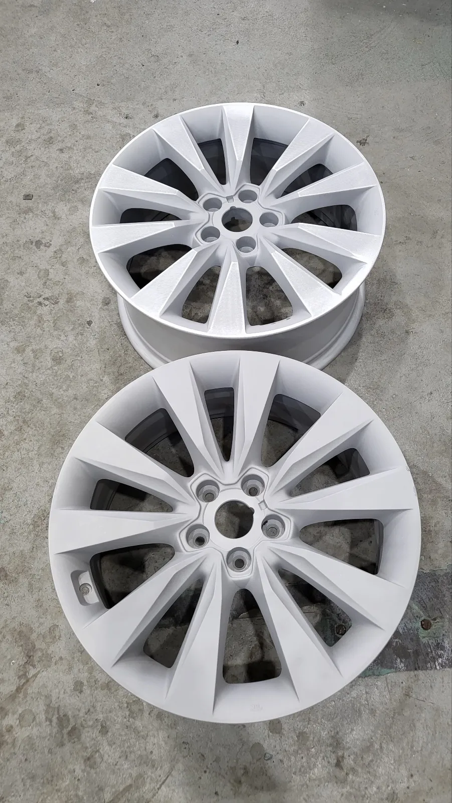 Hyundai Grandeur HGのホイールリペア・塗装事例 施工写真 6