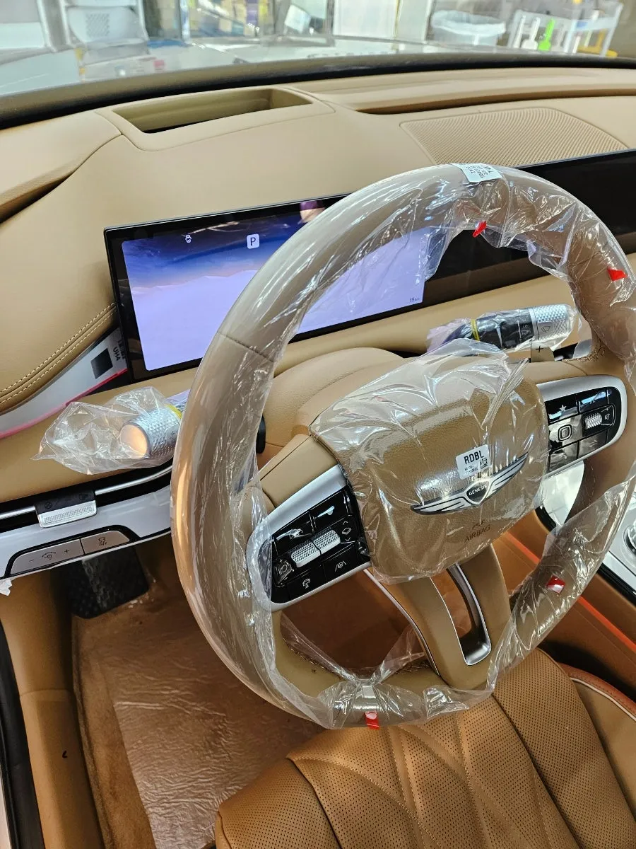 Genesis G80のカーフィルム施工事例 施工写真 3