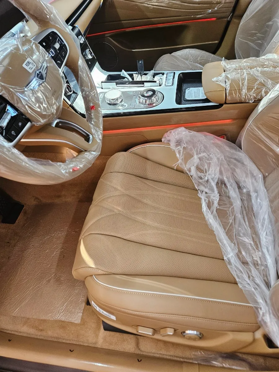 Genesis G80のカーフィルム施工事例 施工写真 4