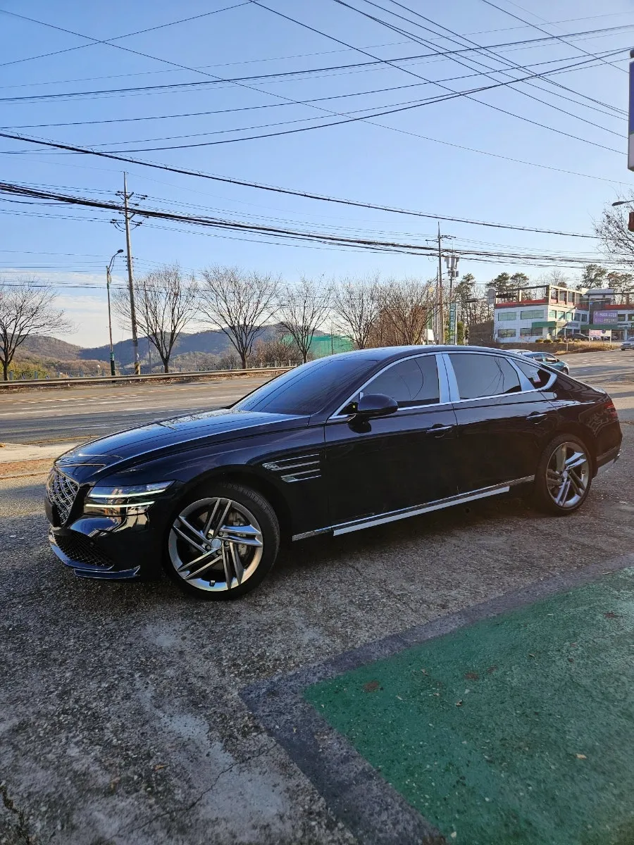 Genesis G80のカーフィルム施工事例 施工写真 6
