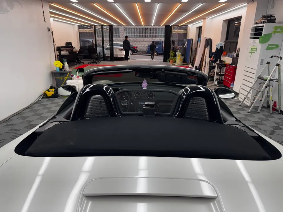 ポルシェ ボクスターのカーラッピング事例|費用目安・仕上がり 施工写真 1-3