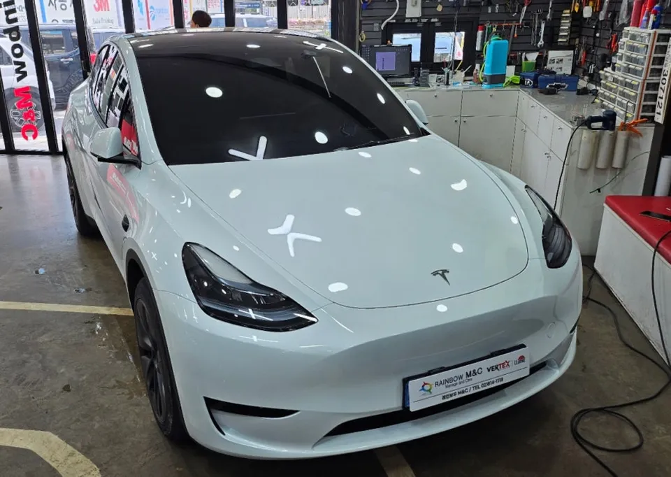 Tesla Model Y PPF施工事例|費用目安と仕上がり 施工写真 1-2
