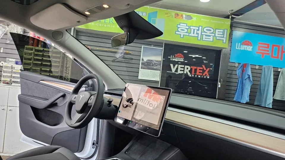 Tesla Model Y PPF施工事例|費用目安と仕上がり 施工写真 2-3