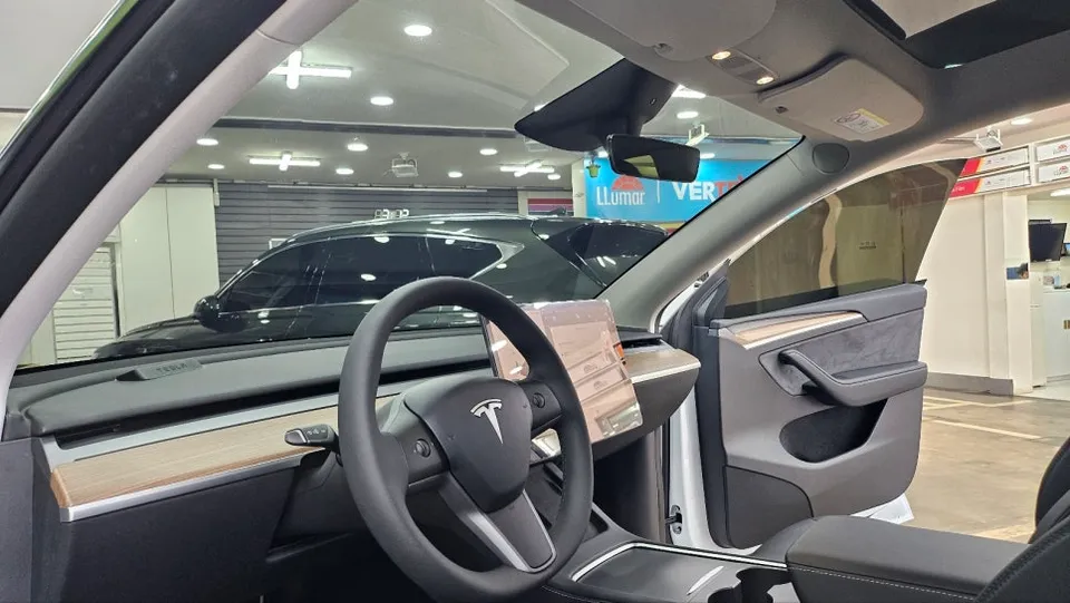 Tesla Model Y PPF施工事例|費用目安と仕上がり 施工写真 3-3