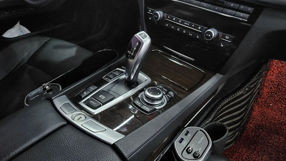 BMW 7 Seriesのカーラッピング事例|費用目安・仕上がり 施工写真 1-2
