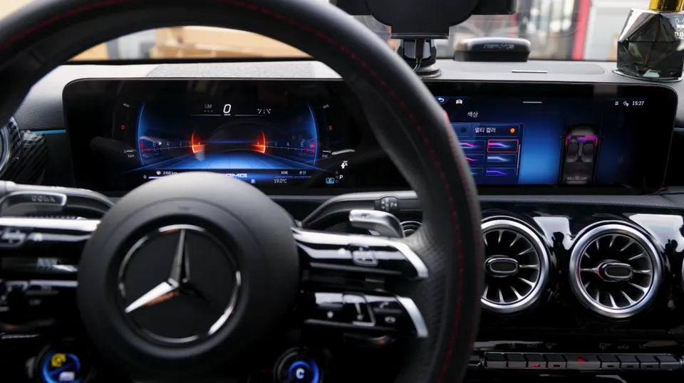 Mercedes-Benz A-Class ambient lighting installation result