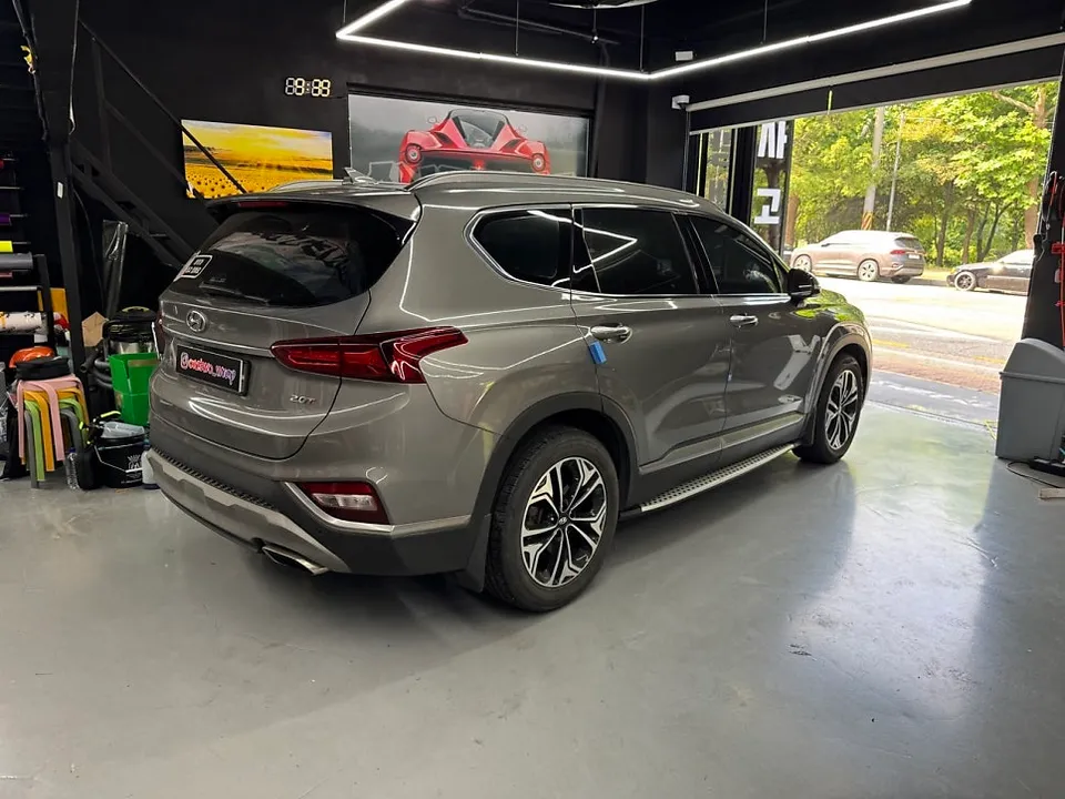 Hyundai Santa Fe PPF施工事例｜韓国のユニークなツートンカラー 施工写真 3-1