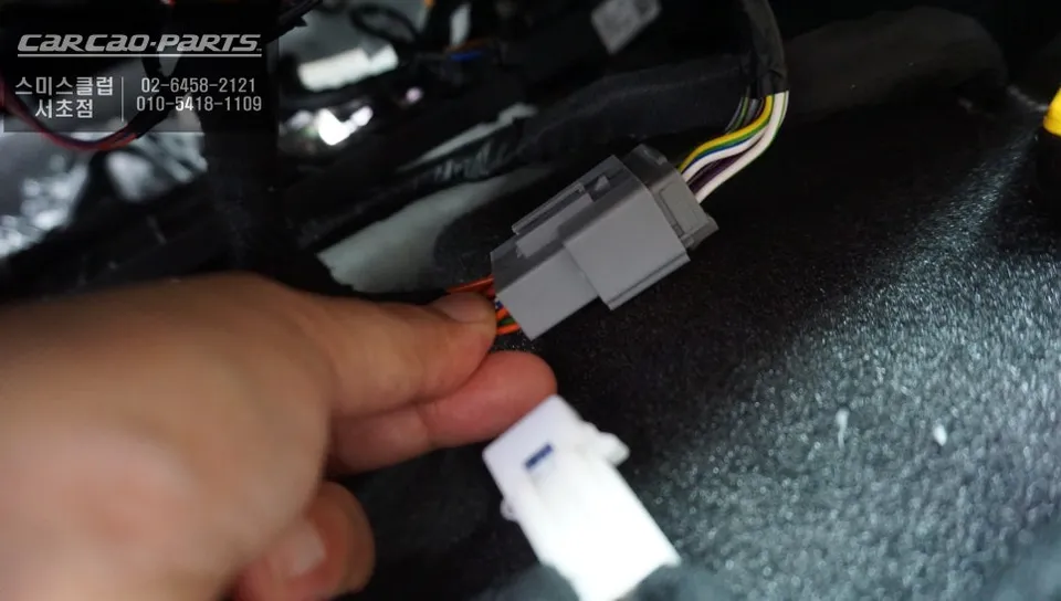 Lincoln Corsair oem options - Lincoln Corsair Wireless Walk-In Switch Installation Review photo 5