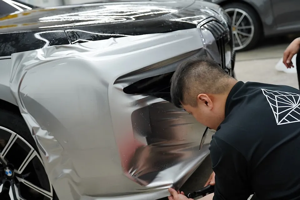 BMW 7 SeriesのPPF施工事例 施工写真 4-1