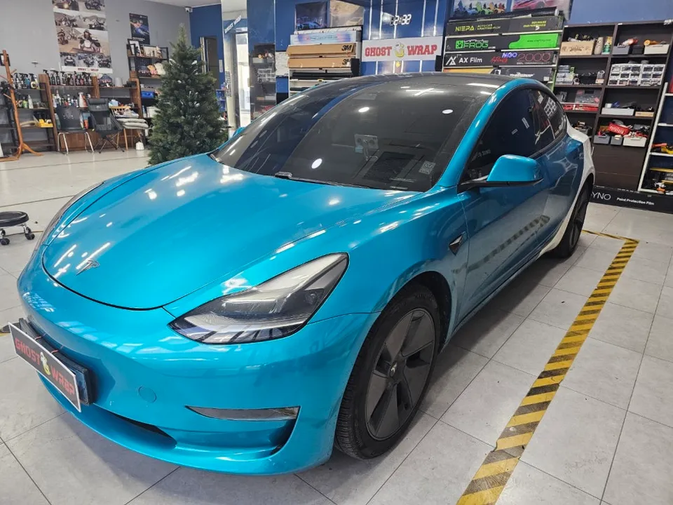 Tesla Model 3のカーラッピング事例|費用目安・仕上がり 施工写真 1-2