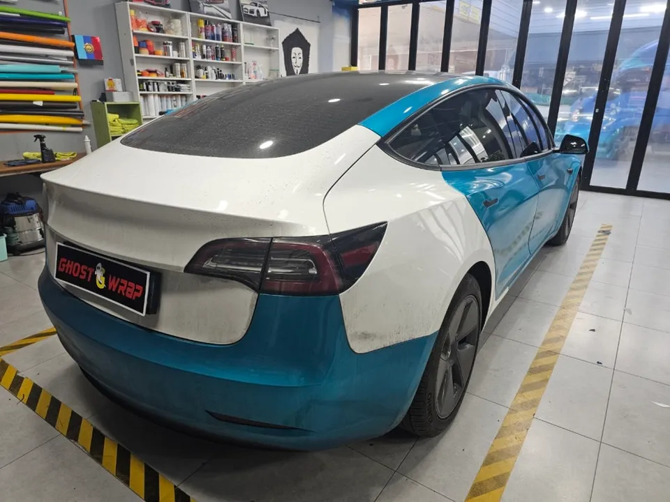Tesla Model 3のカーラッピング事例|費用目安・仕上がり 施工写真 2-2