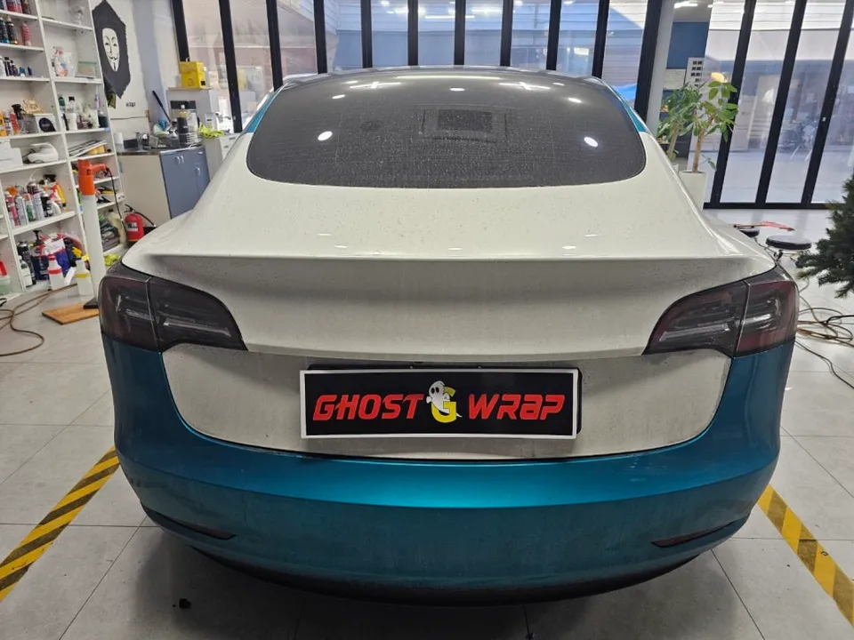 Tesla Model 3のカーラッピング事例|費用目安・仕上がり 施工写真 3-2