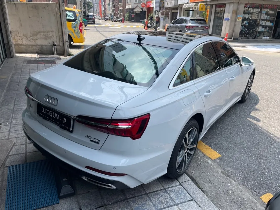 Audi A6のカーラッピング事例|費用目安・仕上がり 施工写真 2-3