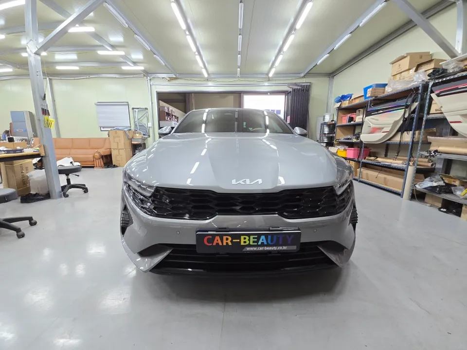 Kia K5 DL3 ambient lighting installation result