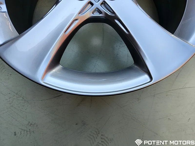 Genesis G80のホイールリペア・塗装事例 施工写真 4