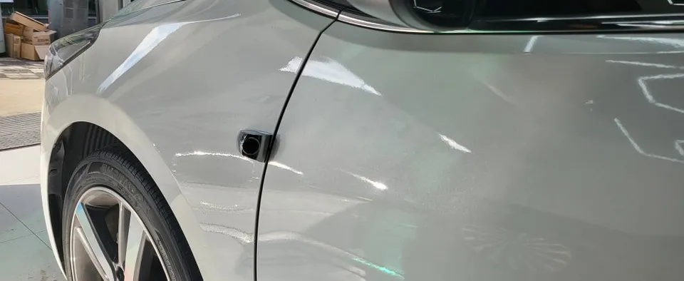 Kia K3のドライブレコーダー取付事例｜費用目安・仕上がり 施工写真 1-2