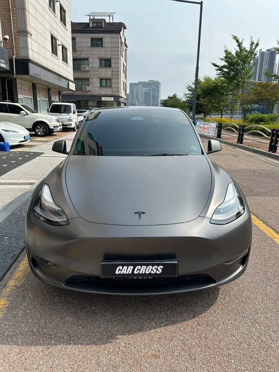 Tesla Model Yのカーラッピング事例|費用目安・仕上がり 施工写真 1-1