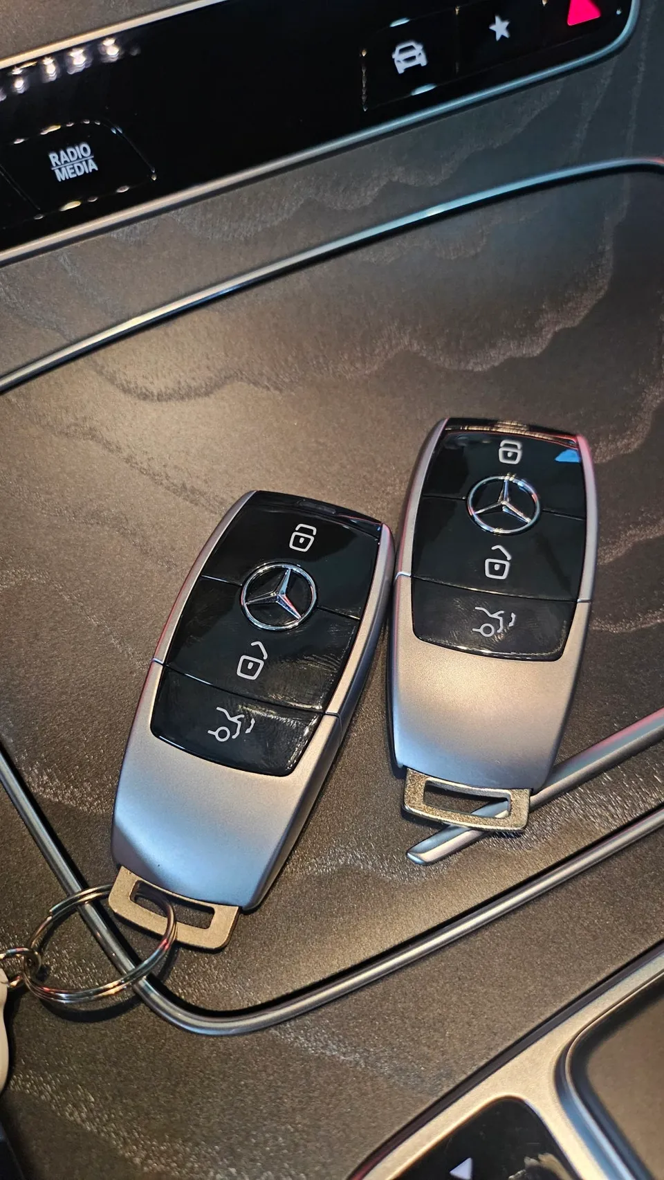 Mercedes-Benz E-Class oem options installation result