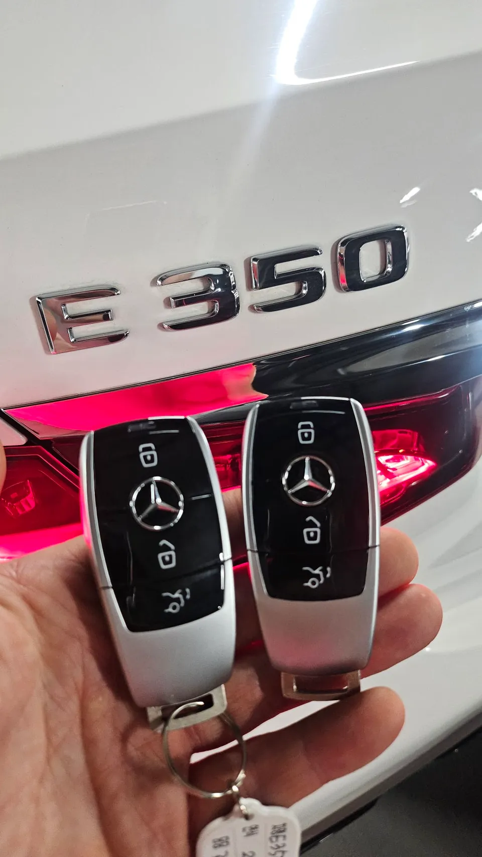 Mercedes-Benz E-Class oem options - Mercedes-Benz E-Class OEM Options Review: Smart Key Upgrade photo 3