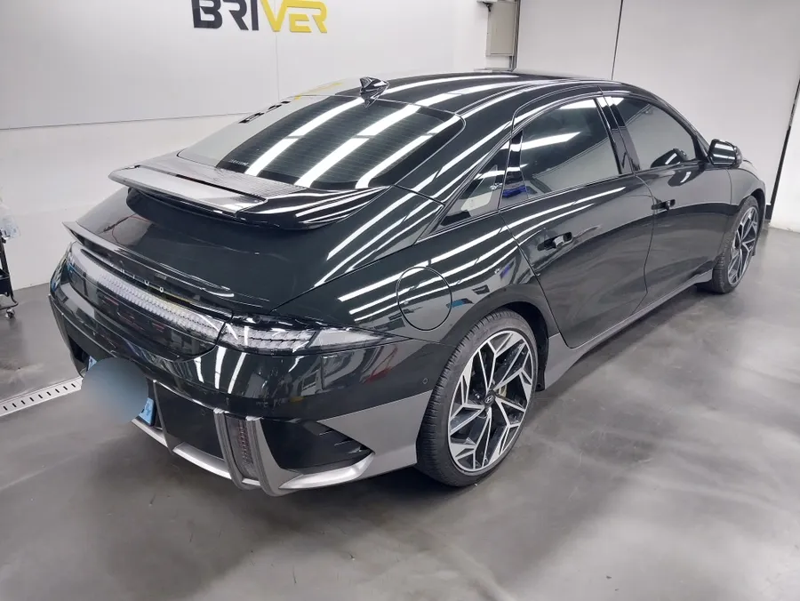 Hyundai IONIQ 6のカーラッピング事例｜費用目安・仕上がり 施工写真 1-3