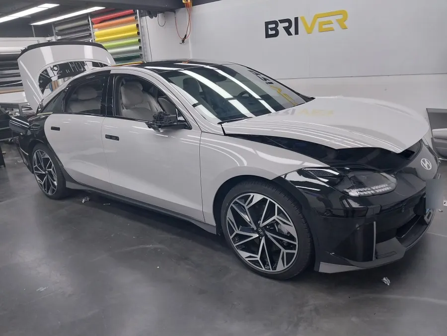 Hyundai IONIQ 6のカーラッピング事例｜費用目安・仕上がり 施工写真 2-3
