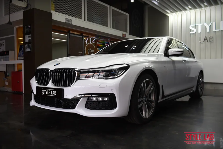 BMW 7 Series G11のカーラッピング事例 施工写真 1-2