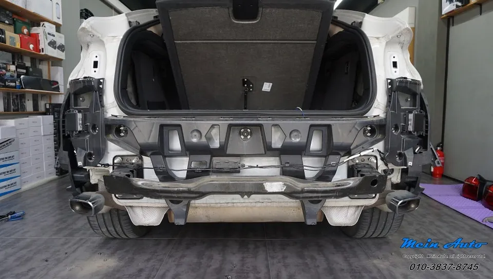 BMW X6のカーオーディオ施工事例 施工写真 3-1