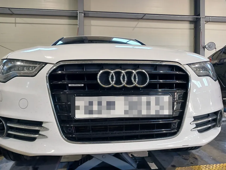 Audi A6のホイールリペア・塗装事例 施工写真 4-2