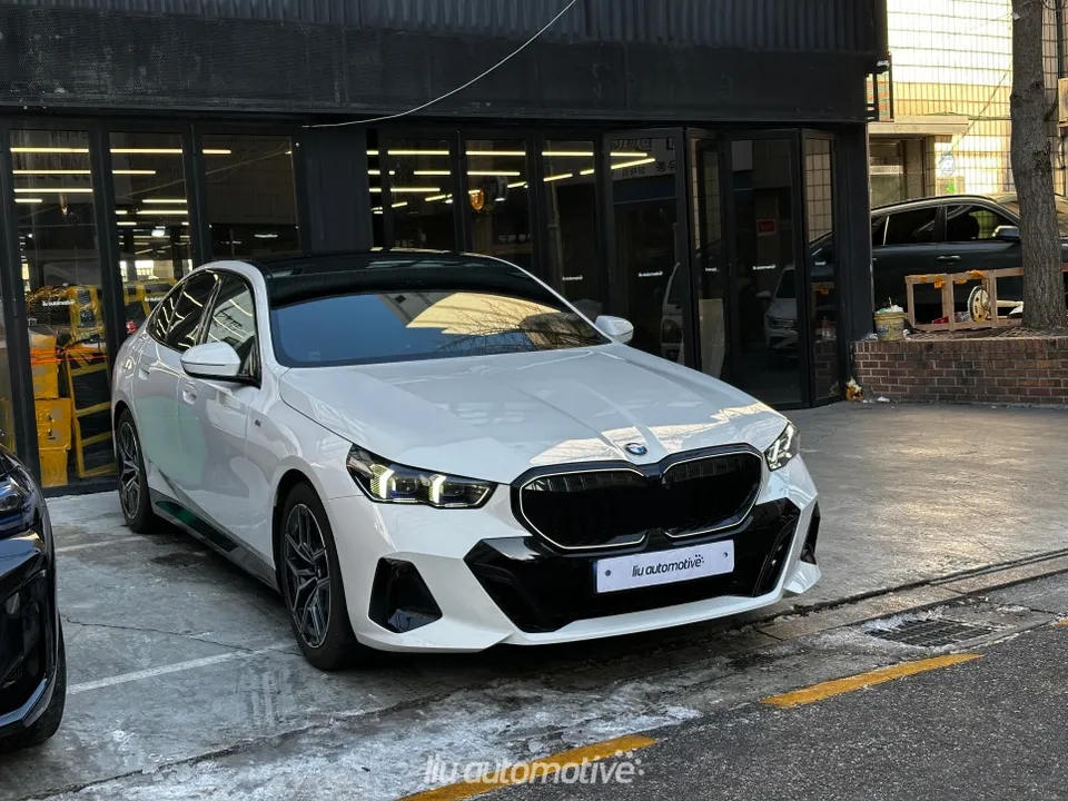 BMW 5 Series body kit - BMW G60 5 Series Body Kit Review - Enhanced Aesthetics photo 3