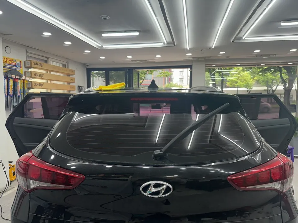 Hyundai Tucsonのカーフィルム施工事例｜費用目安・仕上がり 施工写真 1-2