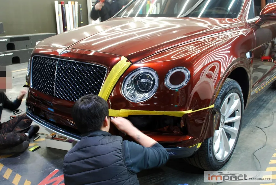 Bentley Bentaygaのカーラッピング事例|費用目安・仕上がり 施工写真 4-2