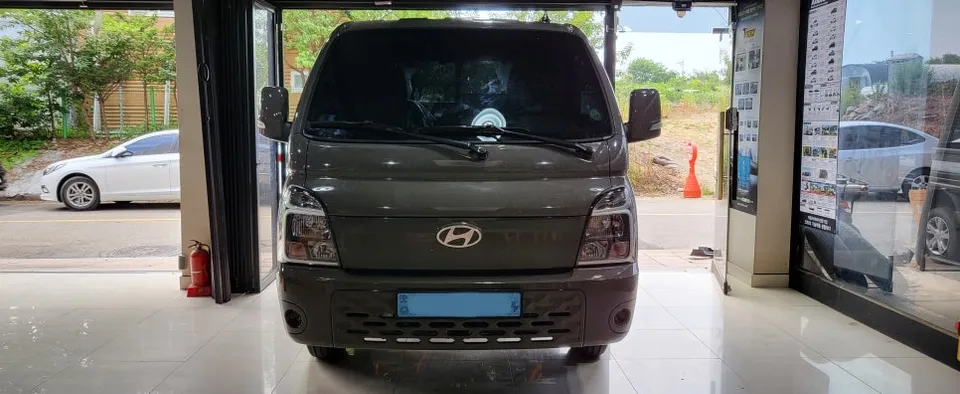 Kia Bongo 3 ambient lighting installation result